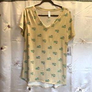 NWT Christy Tee from LuLaRoe. Size large